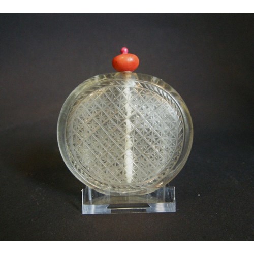 Very rare glass snuff bottle imiting the rock cristal